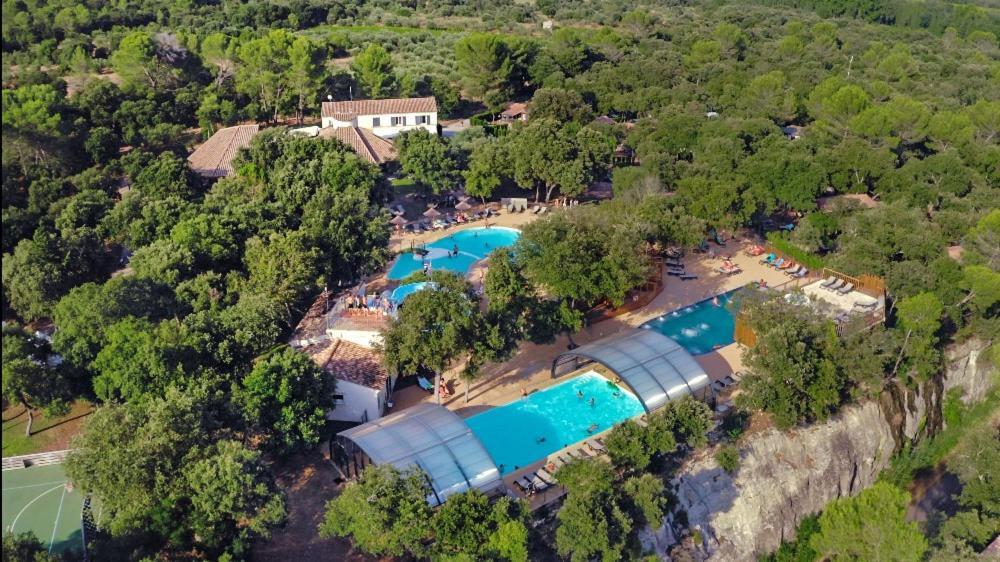 Camping Les Pres Du Roi Sommieres Exterior photo